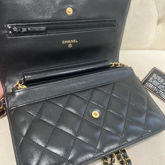 Chanel Classic WOC Quilted Lambskin crossbody Bag - Picture 8 of 11